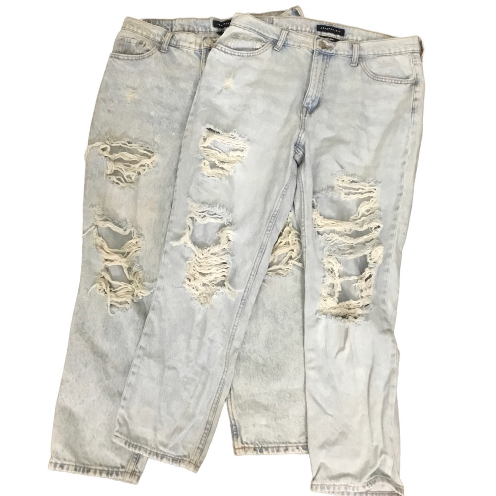 Two Arépostale Mom Jeans Barely worn.